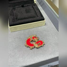 Красный цвет для Нового года / Необходимый аксессуар в год Дракон