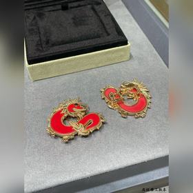 Красный цвет для Нового года / Необходимый аксессуар в год Дракон