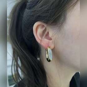 Золотые серьги Saint Laurent YSL — классическая роскошь, модный и
