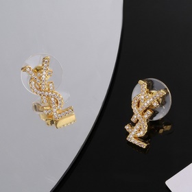 YSL Saint Laurent серьги-гвоздикиз оригинального латунного матери