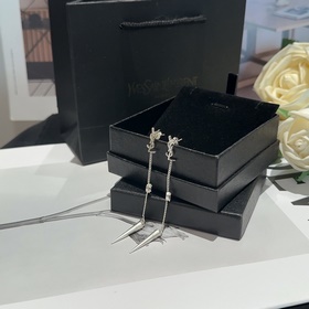 Сережки с кисточками Saint Laurent с подвеской в форме пули