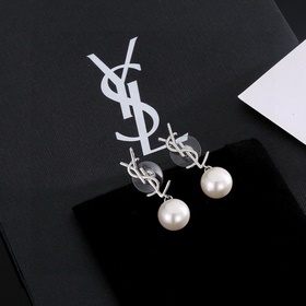 Серьги Saint Laurent YSL — классическая роскошь, модный аксессуар