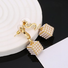 Серьги Saint Laurent YSL — классическая роскошь, модный и универс