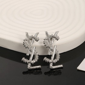 YSL Saint Laurent – классическая роскошь, модный и универсальный,