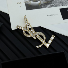 YSL Saint Laurent серьги-гвоздики с буквами бриллиантами, неровны