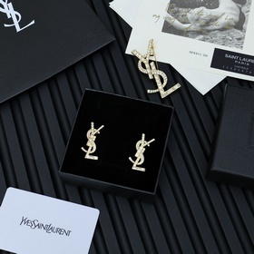 YSL Saint Laurent серьги-гвоздики с буквами бриллиантами, неровны