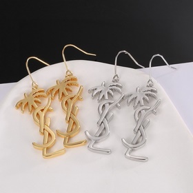 YSL Saint Laurent Серьгиз оригинального латунного материала. Комп