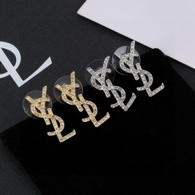 Серьги Saint Laurent YSL — классическая роскошь, модный аксессуар