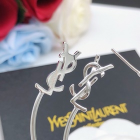 Новейшие серебряные серьги в форме полумесяца от Saint Laurent YS