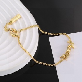 YSL, полное название Yves Saint Laurent, в китайском языке называ