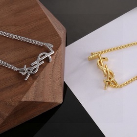YSL, полное название Yves Saint Laurent, в китайском языке называ