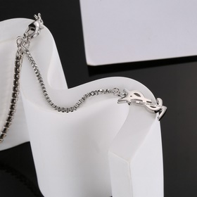 YSL Saint Laurent буква с бахромой и бриллиантами, оригинальная л