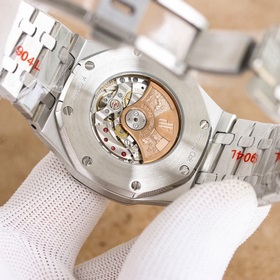 Audemars Piguet Royal Oak 15510V2 — впечатляющий дебют： удаление 