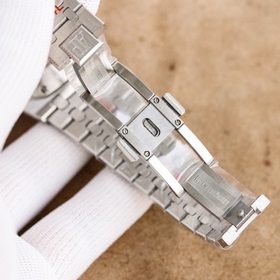 Audemars Piguet Royal Oak 15510V2 — впечатляющий дебют： удаление 