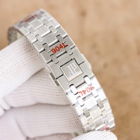 Audemars Piguet Royal Oak 15510V2 — впечатляющий дебют： удаление 