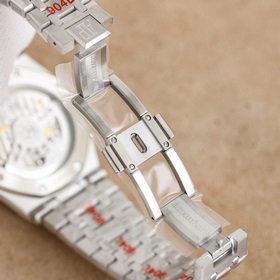 Audemars Piguet Royal Oak 15510V2 — впечатляющий дебют： удаление 