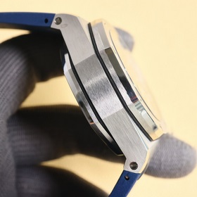 Новейшая модель Audemars Piguet с керамическим ободком. Audemars 