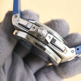 Новейшая модель Audemars Piguet с керамическим ободком. Audemars 