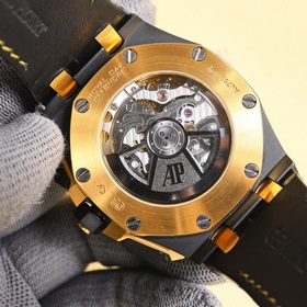 Новейшая модель Audemars Piguet с керамическим ободком. Audemars 