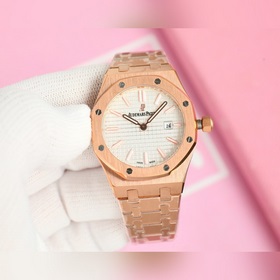 Часы Audemars Piguet Royal Oak с циферблатом, украшенным узором L