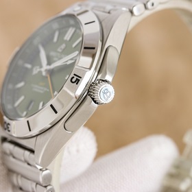 BREITLING, механическая серия A32398101M1A1 (Chronomat Automatic 