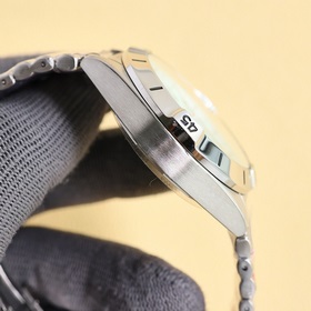 BREITLING, механическая серия хронографов A32398101M1A1 (Chronoma