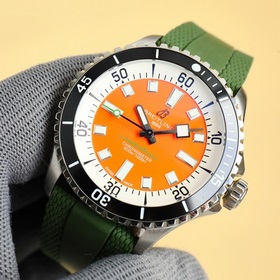 GR тщательно отобрал часы Superocean 42 мм от Breitling. 1： Часы 