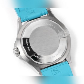 GR тщательно отобрал часы Superocean 42 мм от Breitling. 1： Часы 