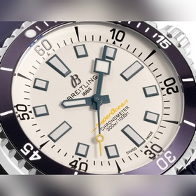 GR тщательно отобрал часы Superocean 42 мм от Breitling. 1： Часы 