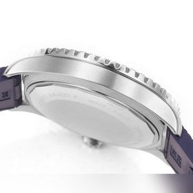 GR тщательно отобрал часы Superocean 42 мм от Breitling. 1： Часы 