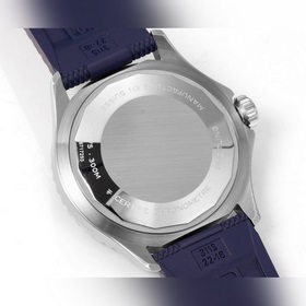 GR тщательно отобрал часы Superocean 42 мм от Breitling. 1： Часы 