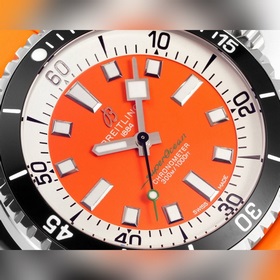 GR тщательно отобрал часы Superocean 42 мм от Breitling. 1： Часы 