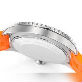 GR тщательно отобрал часы Superocean 42 мм от Breitling. 1： Часы 