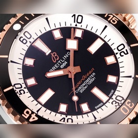 GR тщательно отобрал часы Superocean 42 мм от Breitling. 1： Часы 