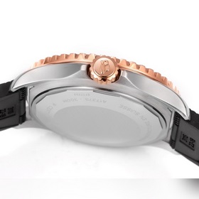 GR тщательно отобрал часы Superocean 42 мм от Breitling. 1： Часы 