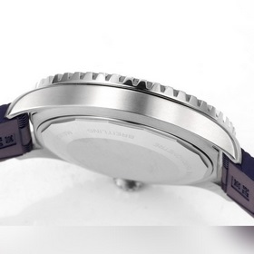 GR тщательно отобрал часы Superocean 42 мм от Breitling. 1： Часы 