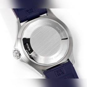 GR тщательно отобрал часы Superocean 42 мм от Breitling. 1： Часы 