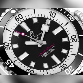GR тщательно отобрал часы Superocean 42 мм от Breitling. 1： Часы 