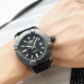 Серия Breitling Superocean! Выпуклый ободок соответствует оригина