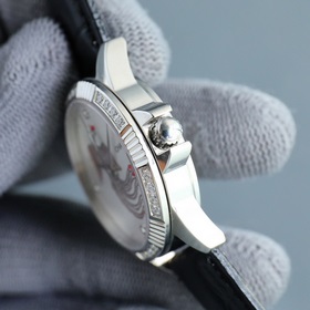 Женские механические часы Chanel Seiko представлены в соответстви