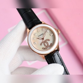 Бренд： Chanel Модель： Новая женская механическая ручная часы Меха