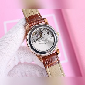 Женские механические часы Chanel Seiko представлены в соответстви