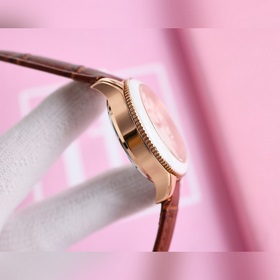 Женские механические часы Chanel Seiko представлены в соответстви
