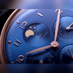 V9 International Portugal Series True Perpetual Calendar, первая 