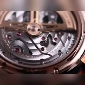 V9 International Portugal Series True Perpetual Calendar, первая 
