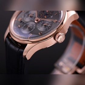 V9 International Portugal Series True Perpetual Calendar, первая 