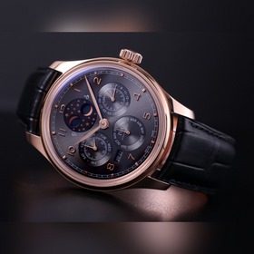 V9 International Portugal Series True Perpetual Calendar, первая 