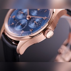 V9 International Portugal Series True Perpetual Calendar, первая 