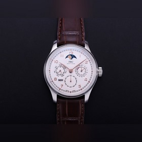 V9 International Portugal Series True Perpetual Calendar, первая