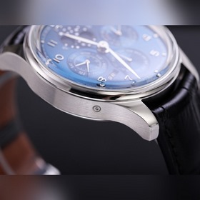 V9 International Portugal Series True Perpetual Calendar, первая 